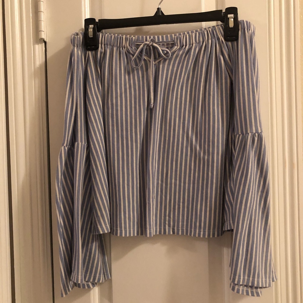 AMERICAN EAGLE. bell sleeve off the shoulder top